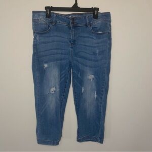 Sandpiper Double Button Distressed Medium Wash Women’s 16 Denim Capris